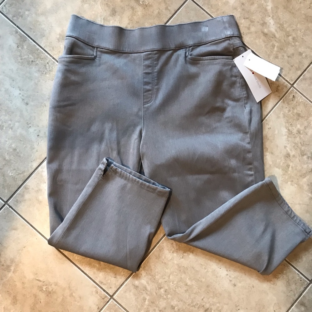 Intro-love the fit brand capris, size 12